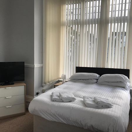 Queen Victoria Hotel Wolverhampton Exteriör bild