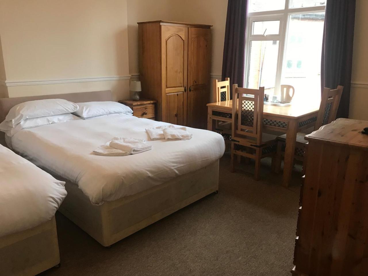 Queen Victoria Hotel Wolverhampton Exteriör bild