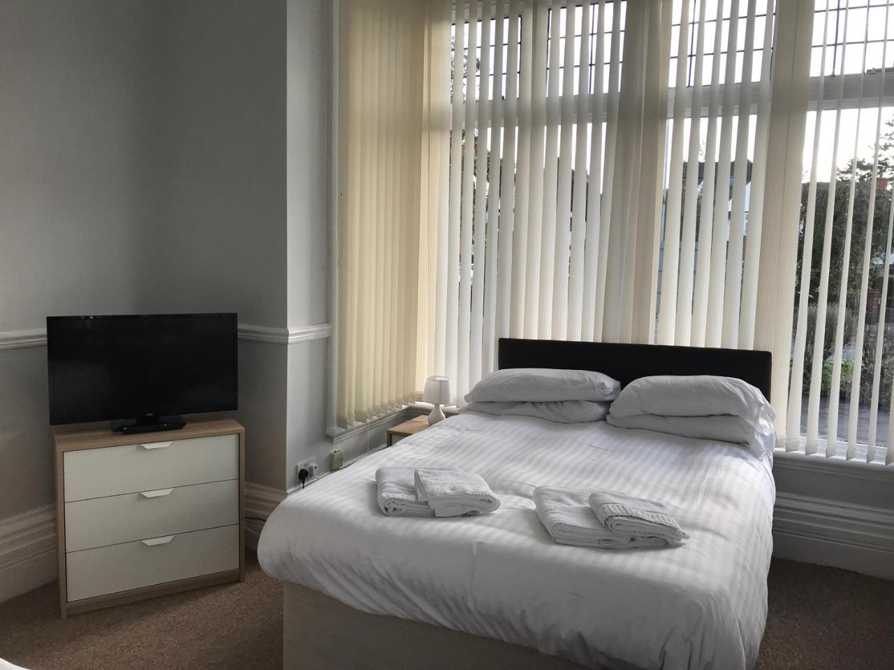 Queen Victoria Hotel Wolverhampton Exteriör bild